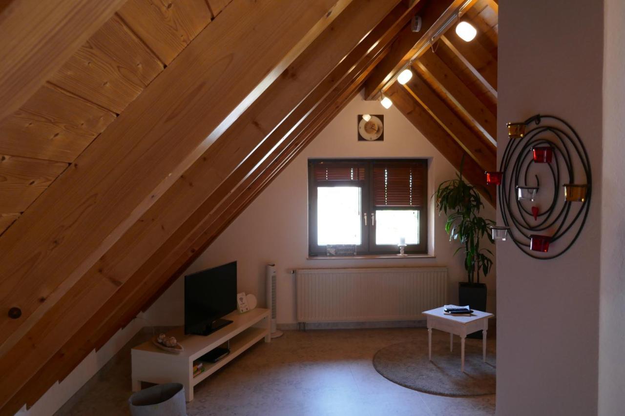 Moderne 2 Zi - Fewo Weinbergliebe Am Tuniberg Zwischen Freiburg Und Frankreich Merdingen Ngoại thất bức ảnh
